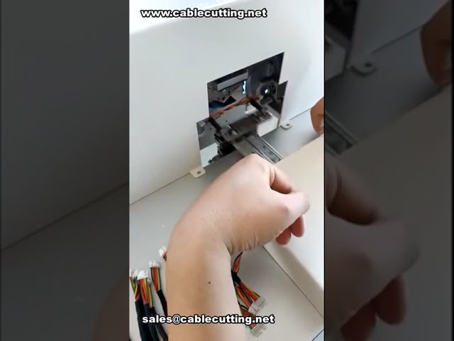 Kısa Kablolara 50mm Genişliğinde Asetat Bant ile Spot Bantlama | Fabrika Otomasyon Videosu