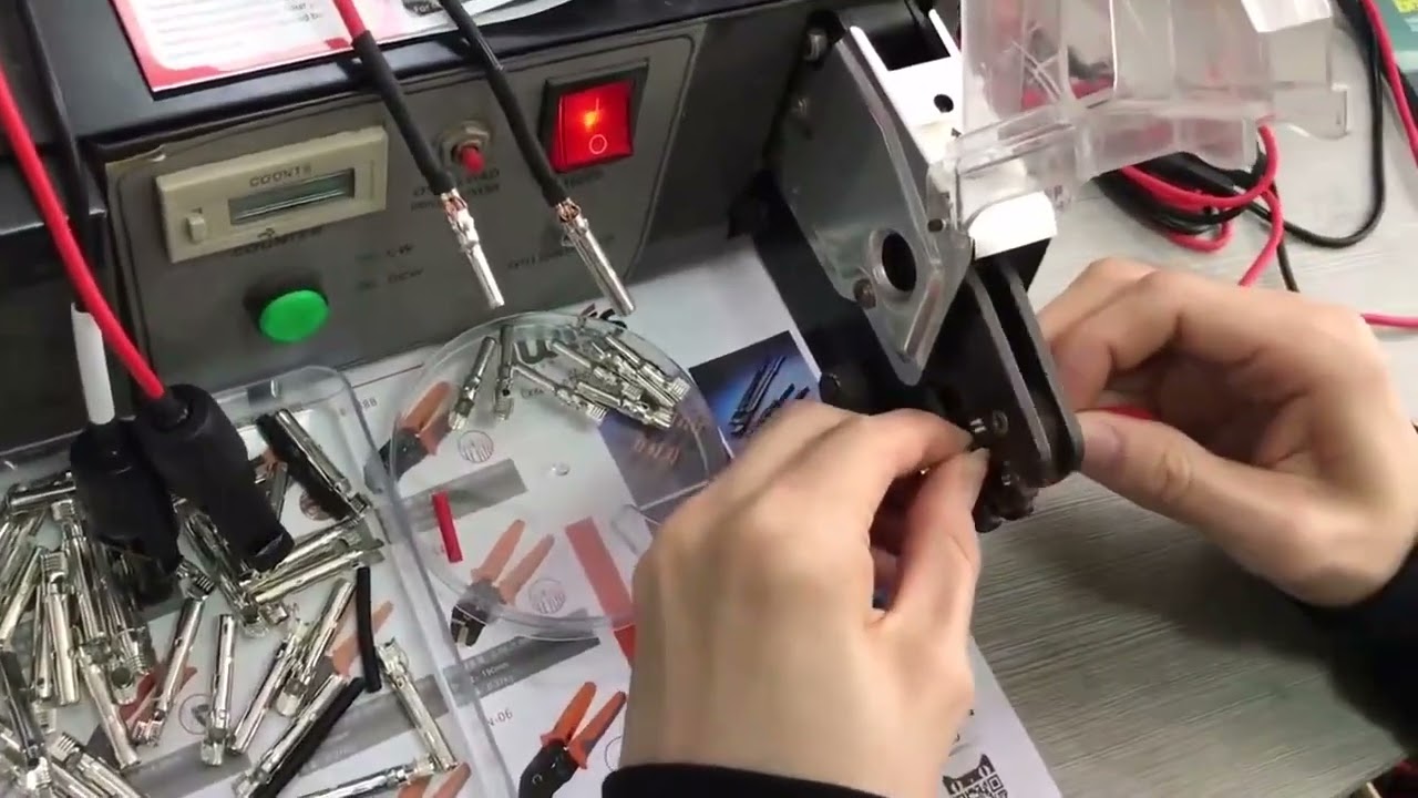 EM6B2 PRO: Profesyonel Elektrikli Terminal Sıkma Makinesi - Tel Sıyırma ve Kesme Özellikli Pense