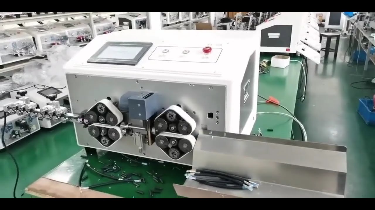 Kemerli Tekerlek İç ve Dış Kılıf Sıyırma Makinesi - Gerçek Çekim Ekipman Çalışması