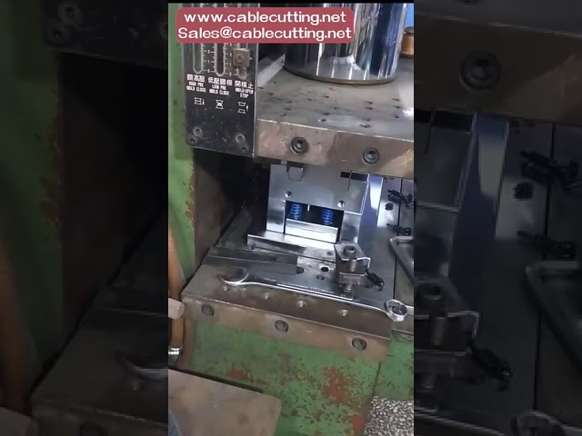 Otomatik Dikey USB Kablo Enjeksiyon Makinesi | Yüksek Hızlı Plastik Enjeksiyon